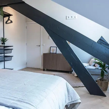 Apartamento Cozy 2-bedroom In *