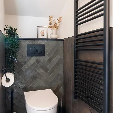 Cozy 2-bedroom In