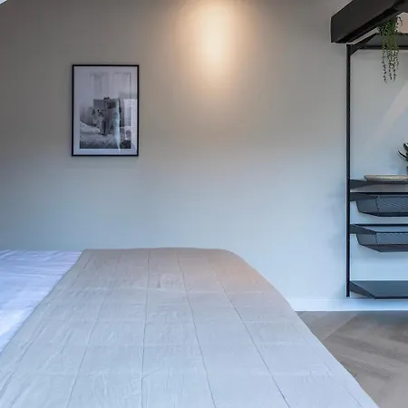 Apartment Cozy 2-bedroom In *