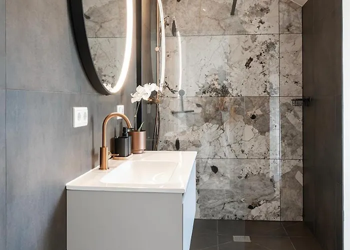 Cozy 2-bedroom In Apartamento *