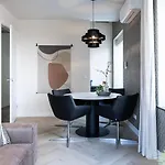 公寓 Cozy 2-bedroom In *